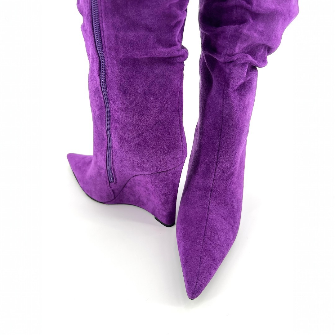 Bottes femme violettes hauteur genou en suédine, talon compensé 10 cm, bout pointu, fermeture zippée, style chic et confortable