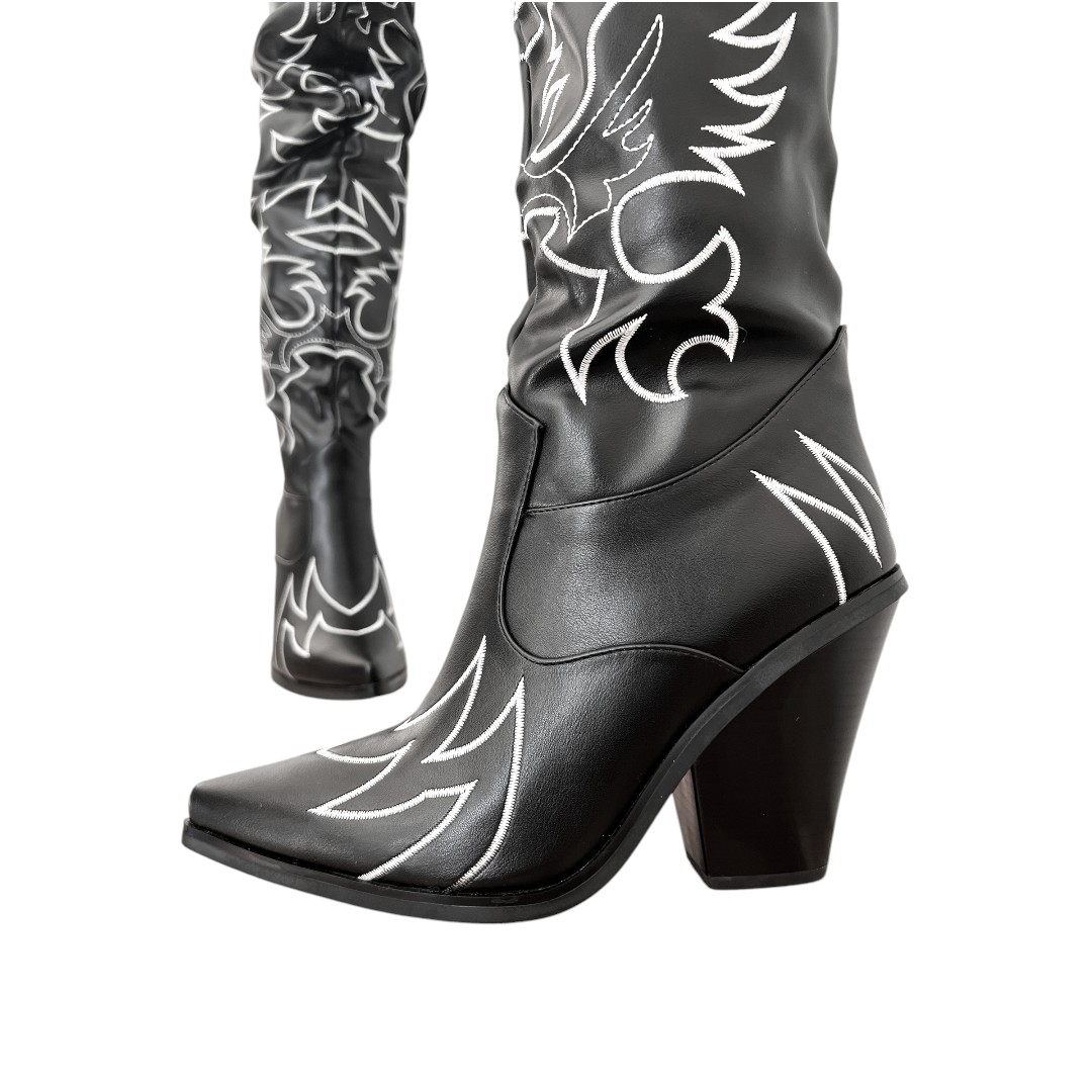 Cuissardes santiags noires femme à broderies blanches et talon 7 cm